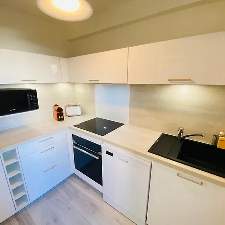 Et Cosy, A 100m De La Avec Terrasse Lägenhet Cannes